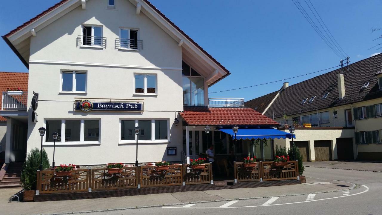 Apartments Zum Bayrisch Pub Weissenhorn Exterior photo